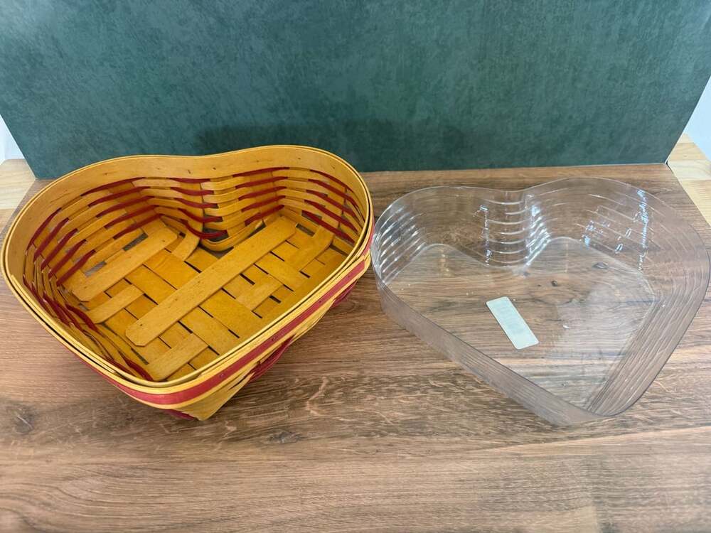 Longaberger 1999 Love Letters Sweetheart Basket with Protector